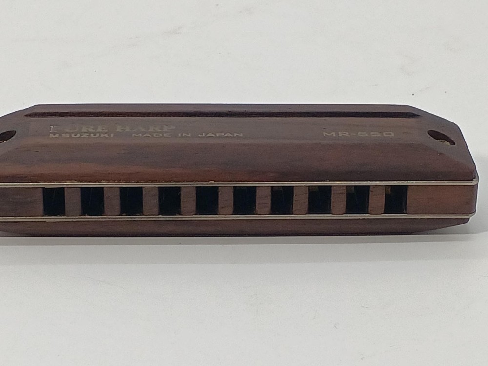 Harmonica Model MR 550 SUZUKI