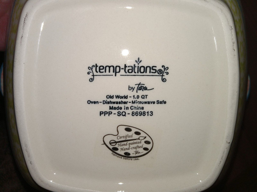 6 Piece Temptations Old World Easter Style bakeware And Carrying Baskets