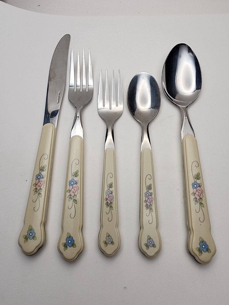 Pfaltzgraff  TEA ROSE  Stainless  5 Piece Place Setting