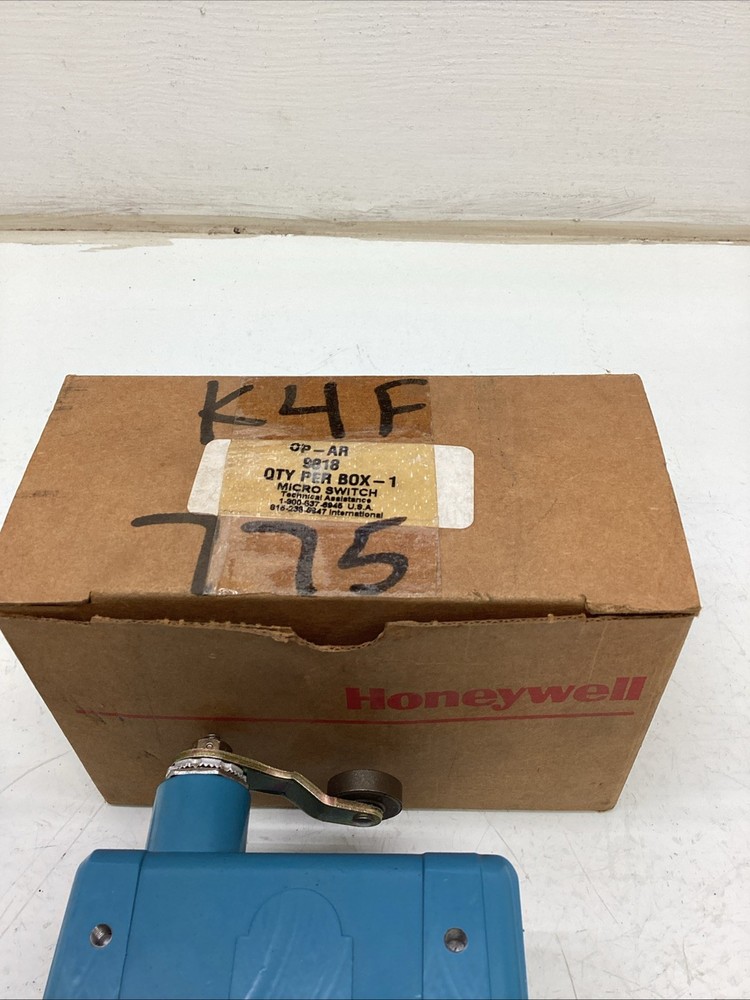 Honeywell Micro Switch Splash Proof Switch 0P-AR NIB