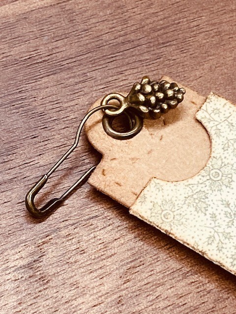 Bronze bulb safety pins (100 count)