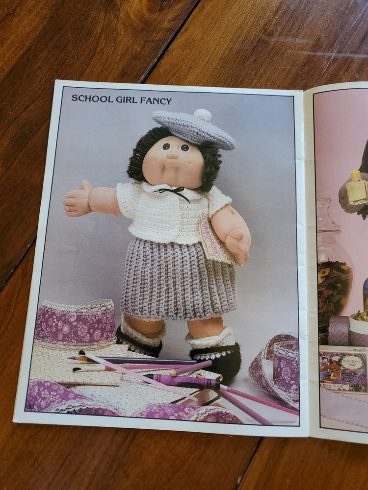 1985 Plaid Enterprises Inc. Cabbage Patch Kids Crocheted Outfits Pattern Book