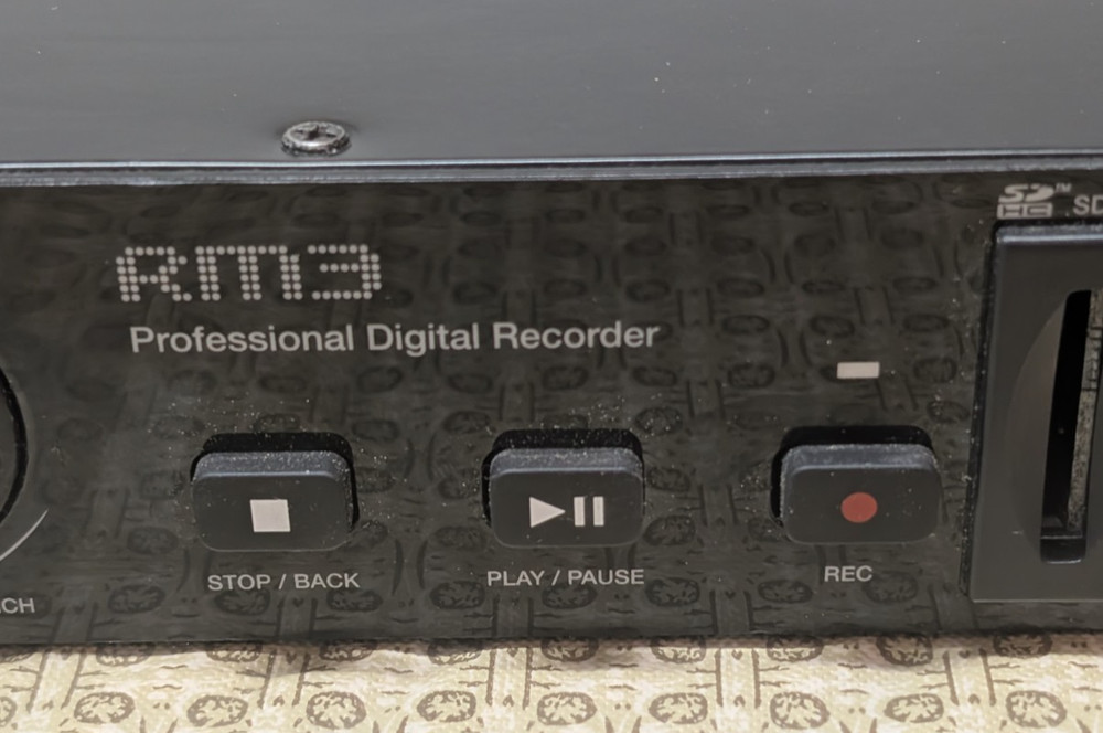 iKEY-AUDIO RM3 Rackmount Professional Digital Recorder - Working