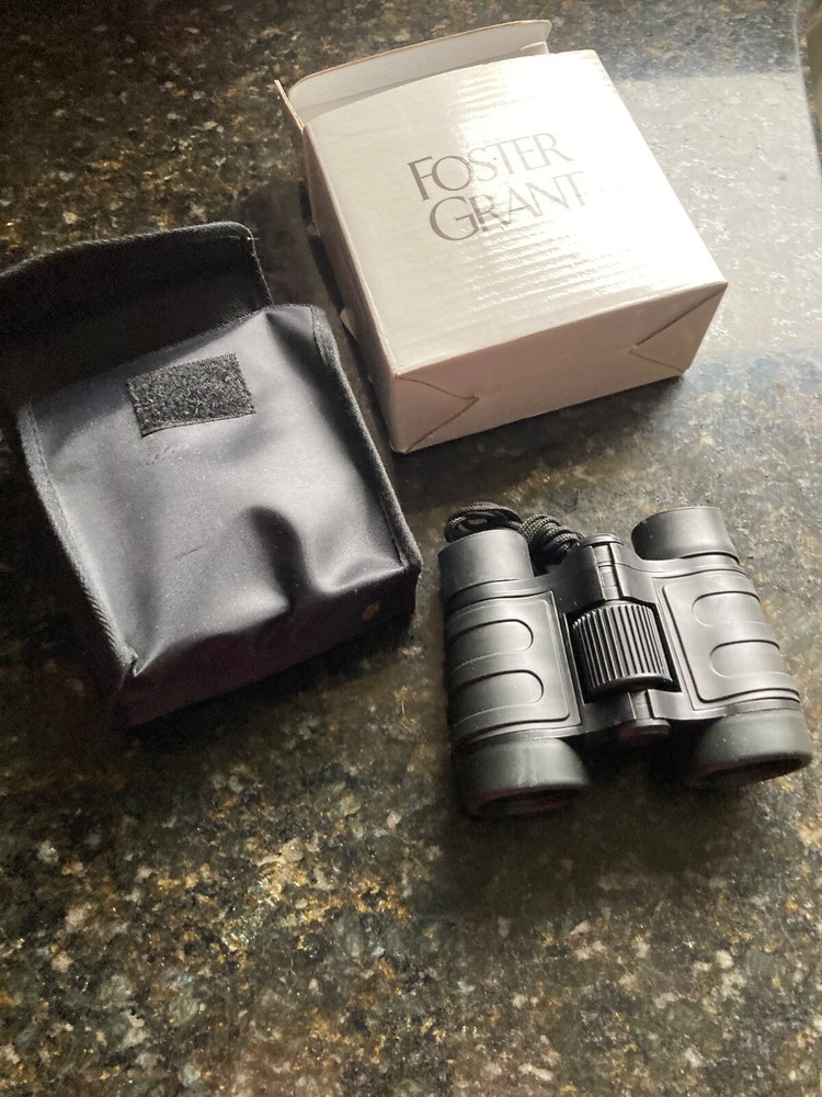 new small Foster Grant binoculars with case