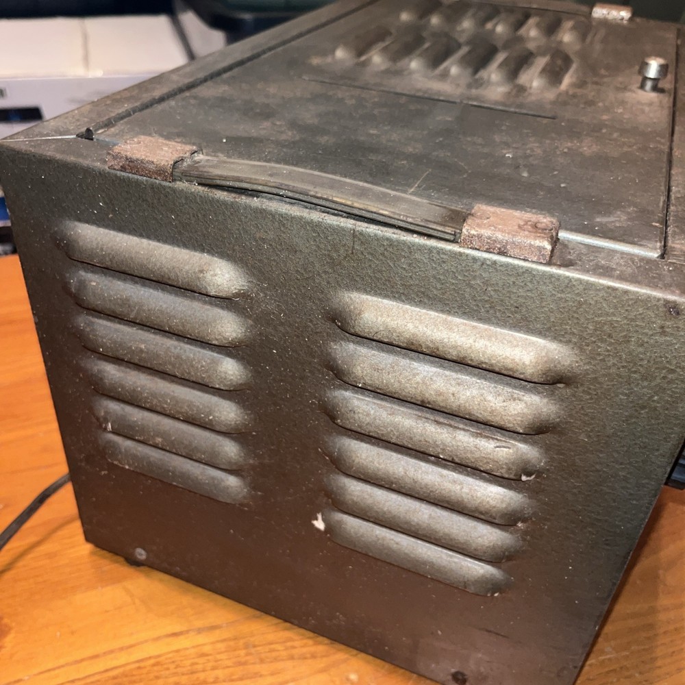 B&K 1076 Television Analyst (Untested, condition unknown, parts only)
