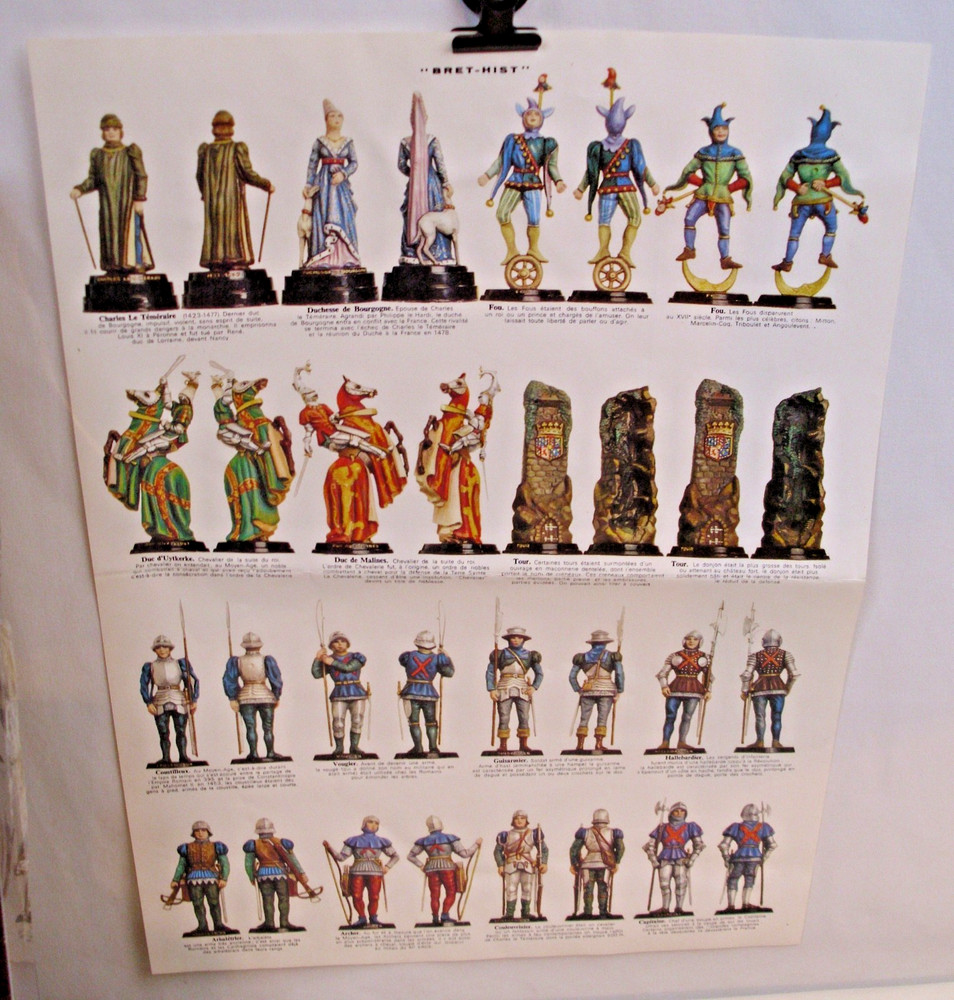 FRENCH MEDIEVAL CASTLE CHESS SET GAME BOXED