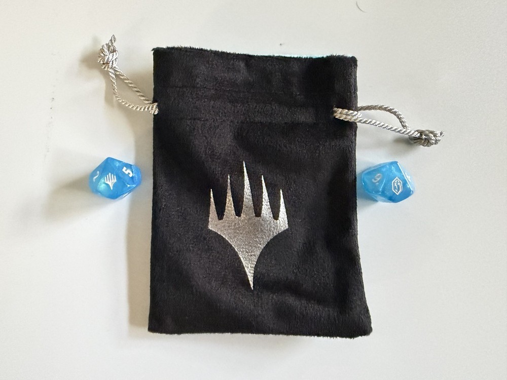Final Fantasy Prerelease Promo 2 X Dice & Dice Bag Magic: the Gathering MTG FF