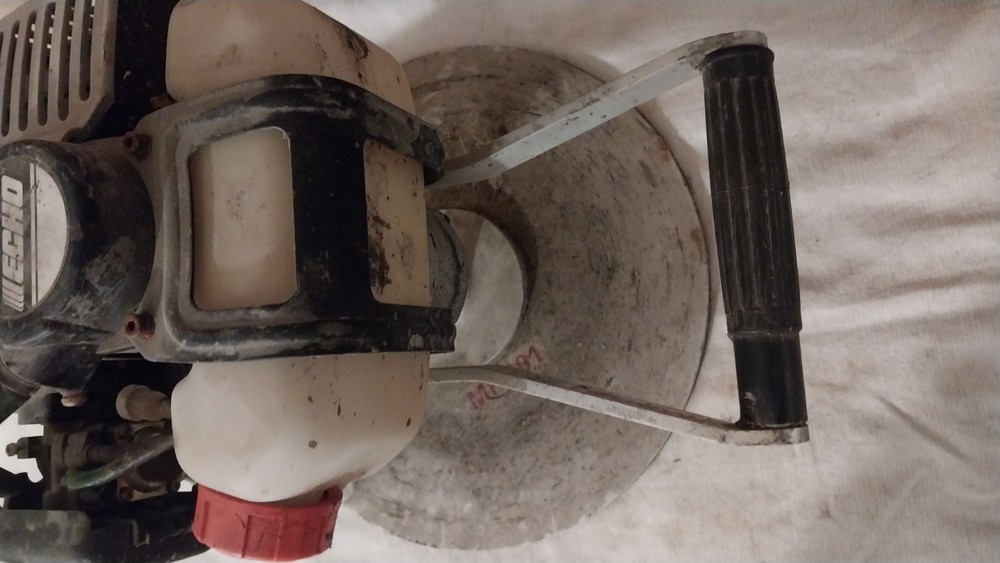 Echo ED-2000 Power Head With 12 Inch MF-101 Buffer/Trowel Head