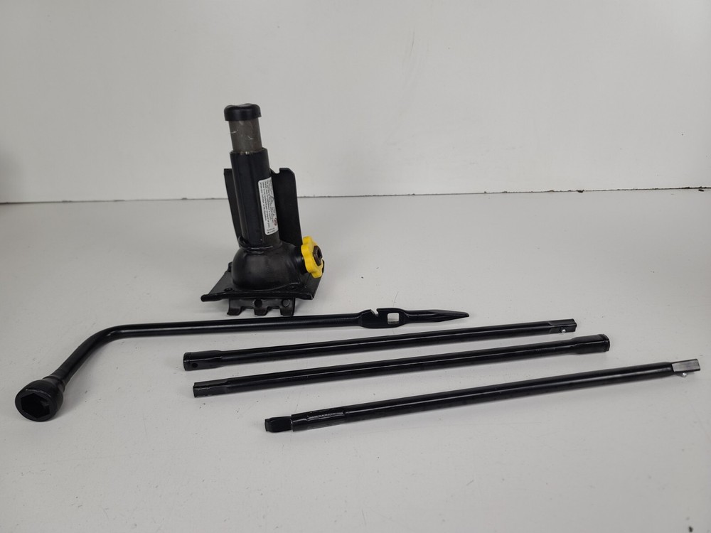 1999-2014 Chevy Avalanche 1500 Jack Kit Assembly Oem