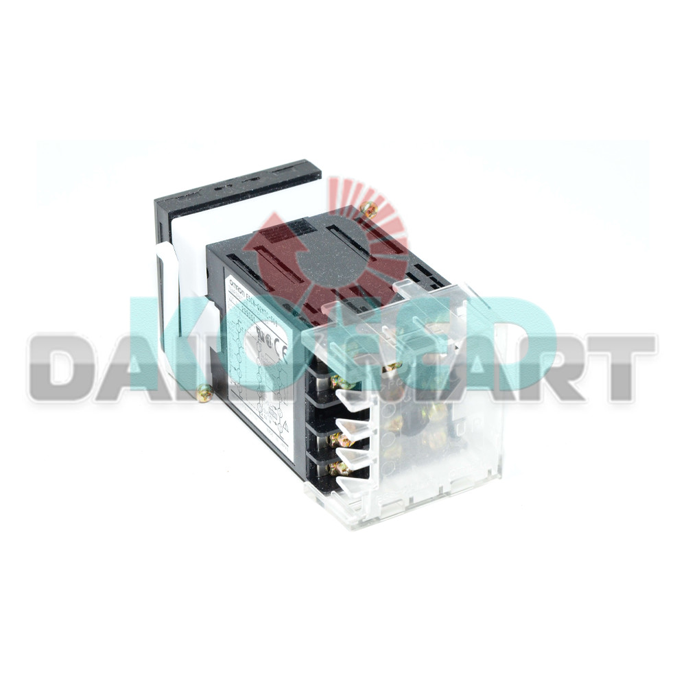 New In Box OMRON E5CN-Q2MTC-500 Temperature Controller 100-240V