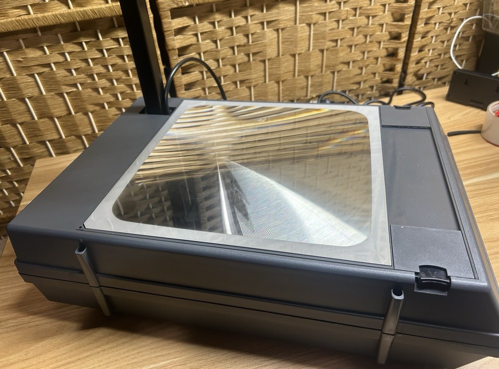 3M Compact Folding Portable Overhead Projector 2000 AG Carrying Case Tabletop