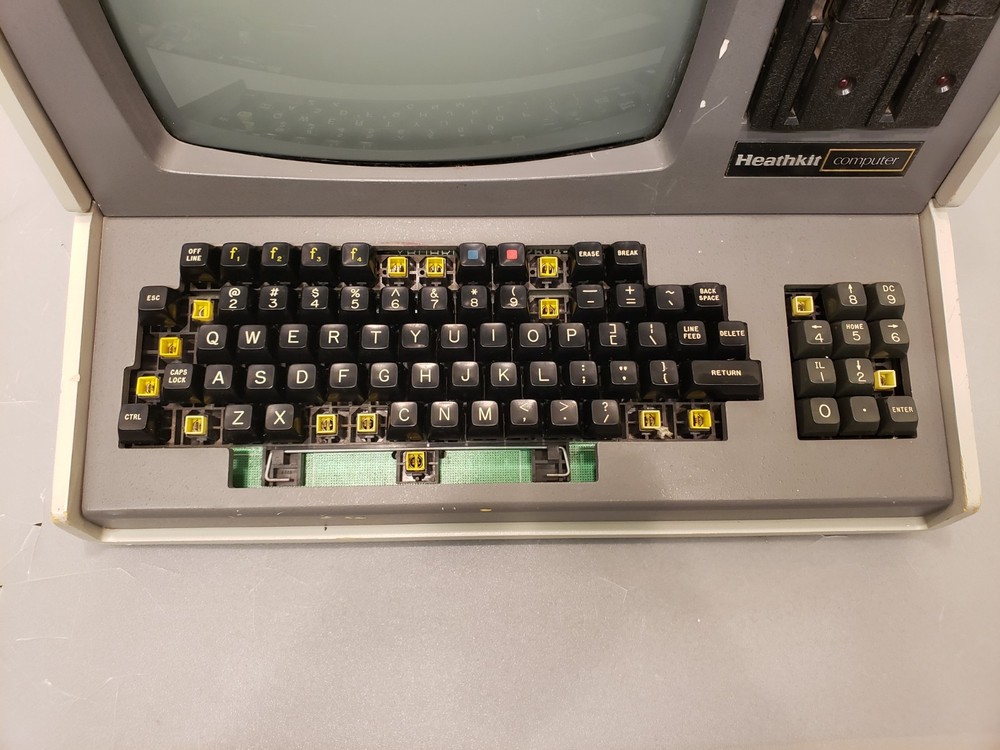 Vintage Heathkit H89 Personal Computer Dual Floppy *Powers On *Missing Keys