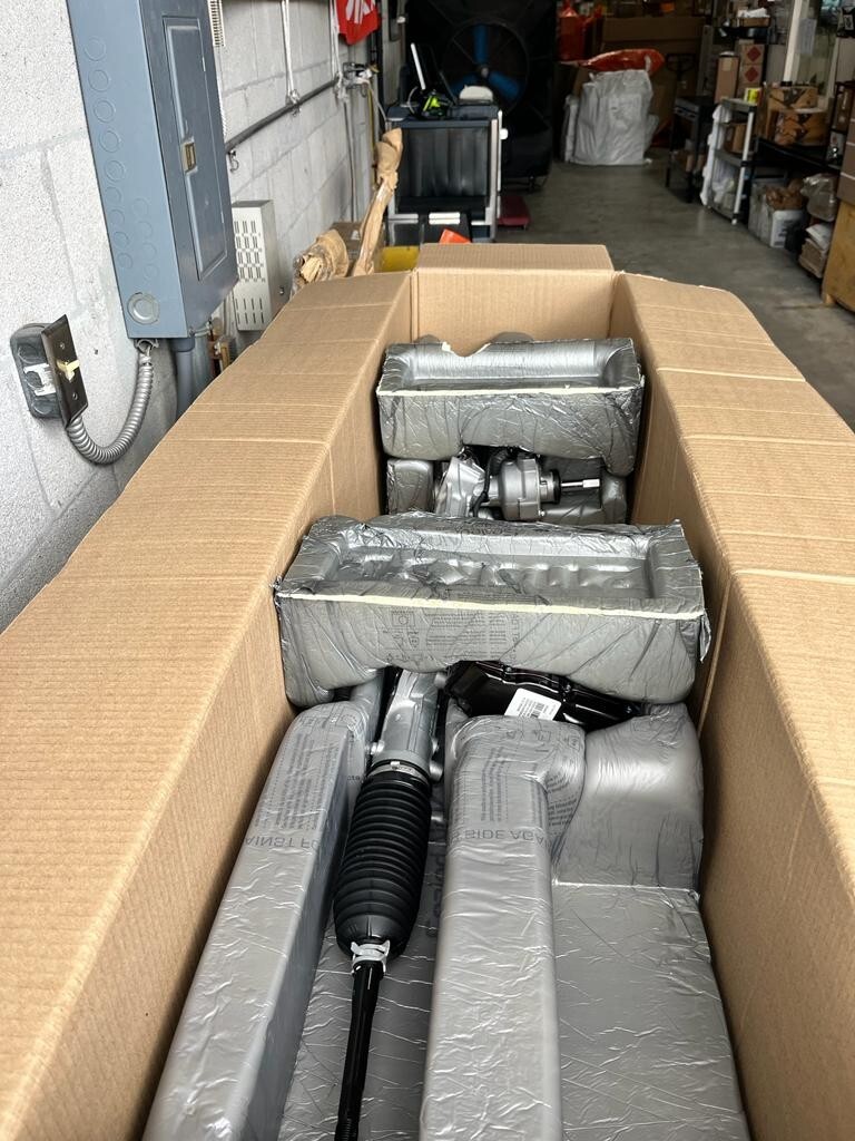 New Genuine Ford Steering Gear part#E5BZ-3504-AM