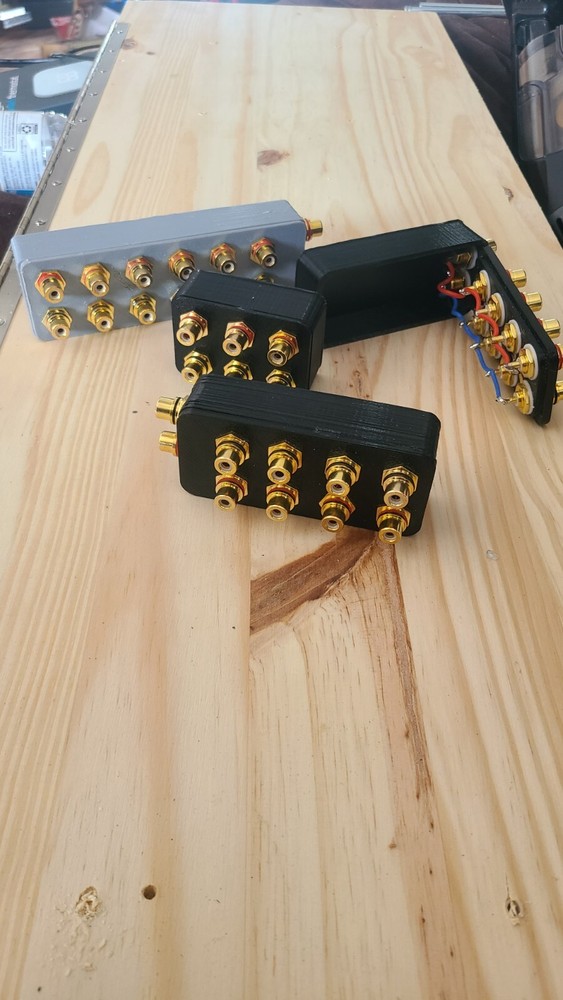 RCA distribution block 1-4 rca splitter