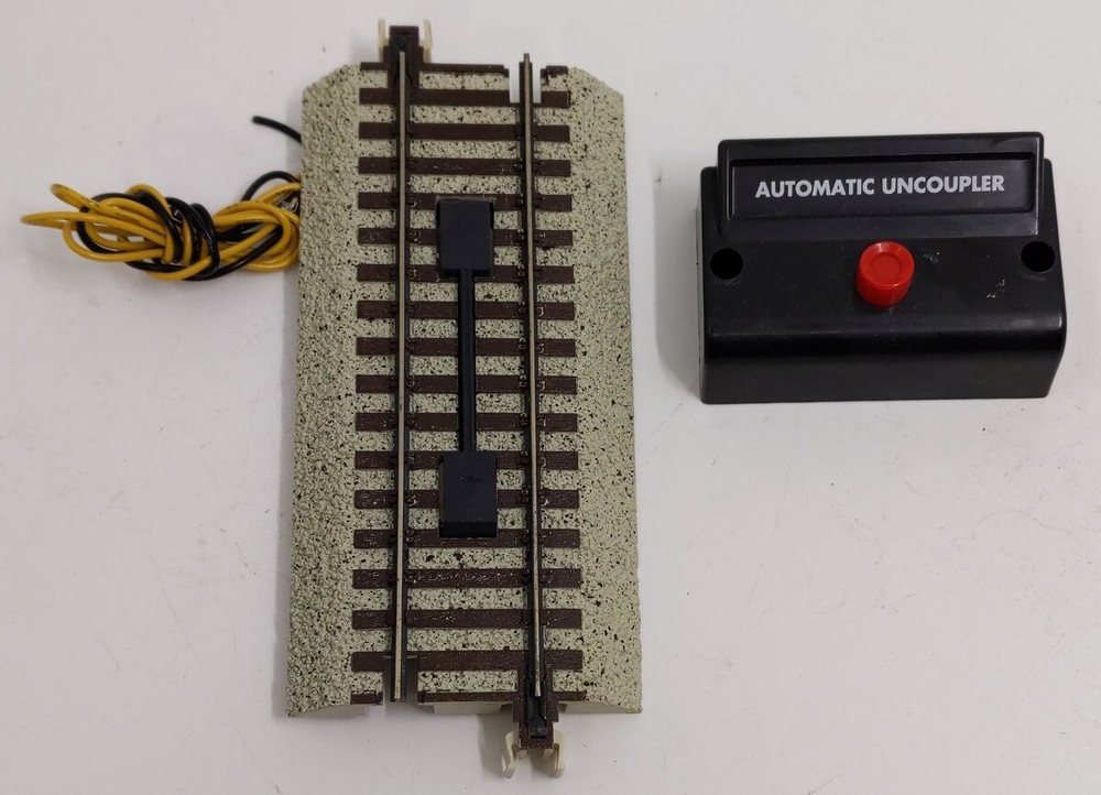 S-Helper 00670 5" Track Uncoupler W/Button LN/Box