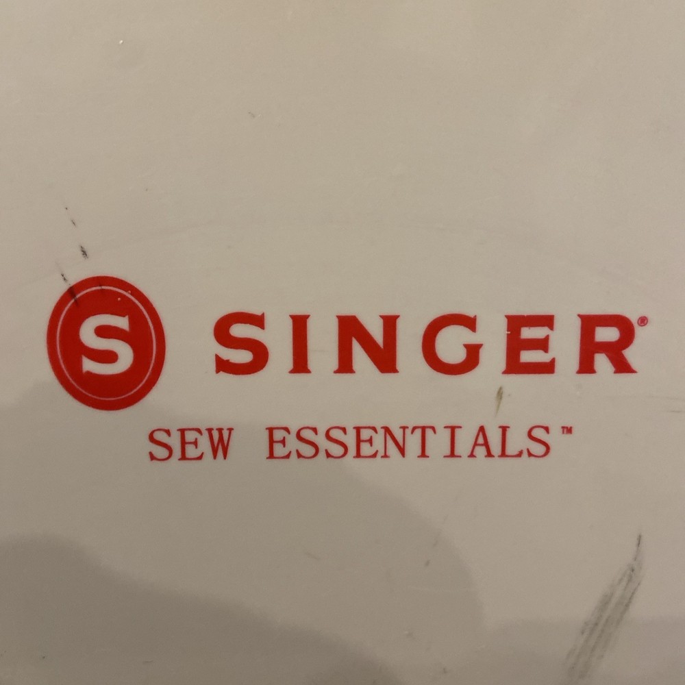 Singer Sew Essentials sewing kit Portable storage case