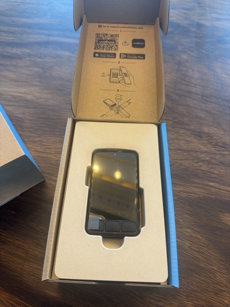 Wahoo ELEMNT Roam 3 GPS Cycling Computer NEW V3