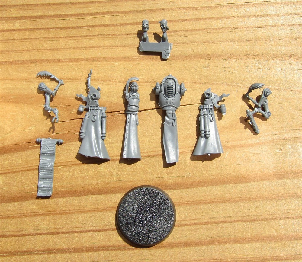 40K Inquisitorial Agents _Autosavant Agent Single Figure Bits