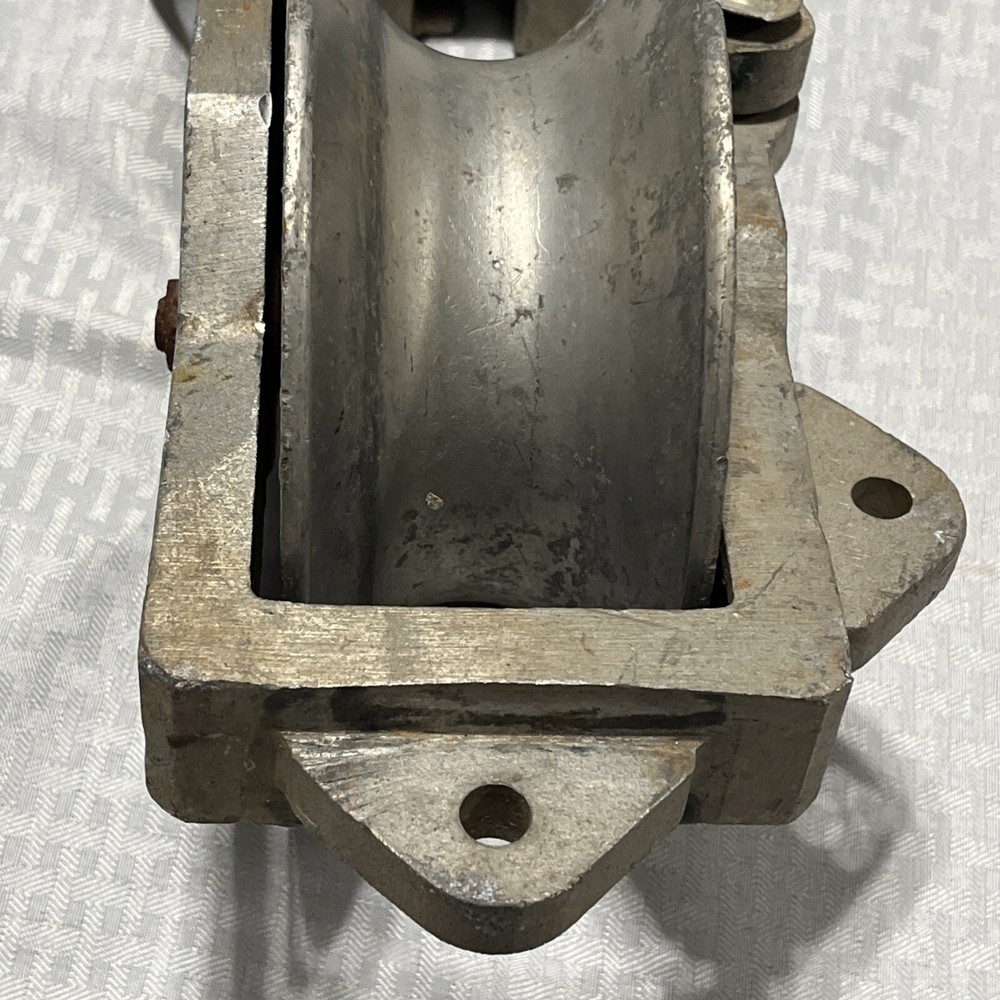 Sherman + Reilly XS-100-B Universal Stringing Block#1