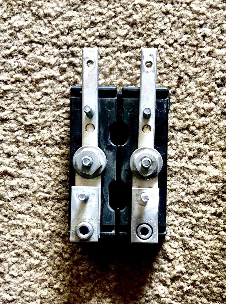 Circle AW  Cooper B Line Meter Socket W/ Test Block 3P 100A 600V