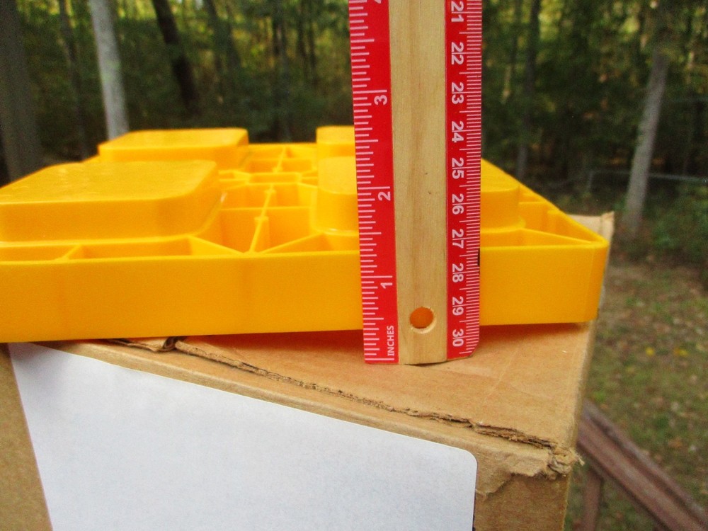 Camco Heavy Duty RV Leveling Blocks Durable Resin Interlocking Blocks Stack (10)