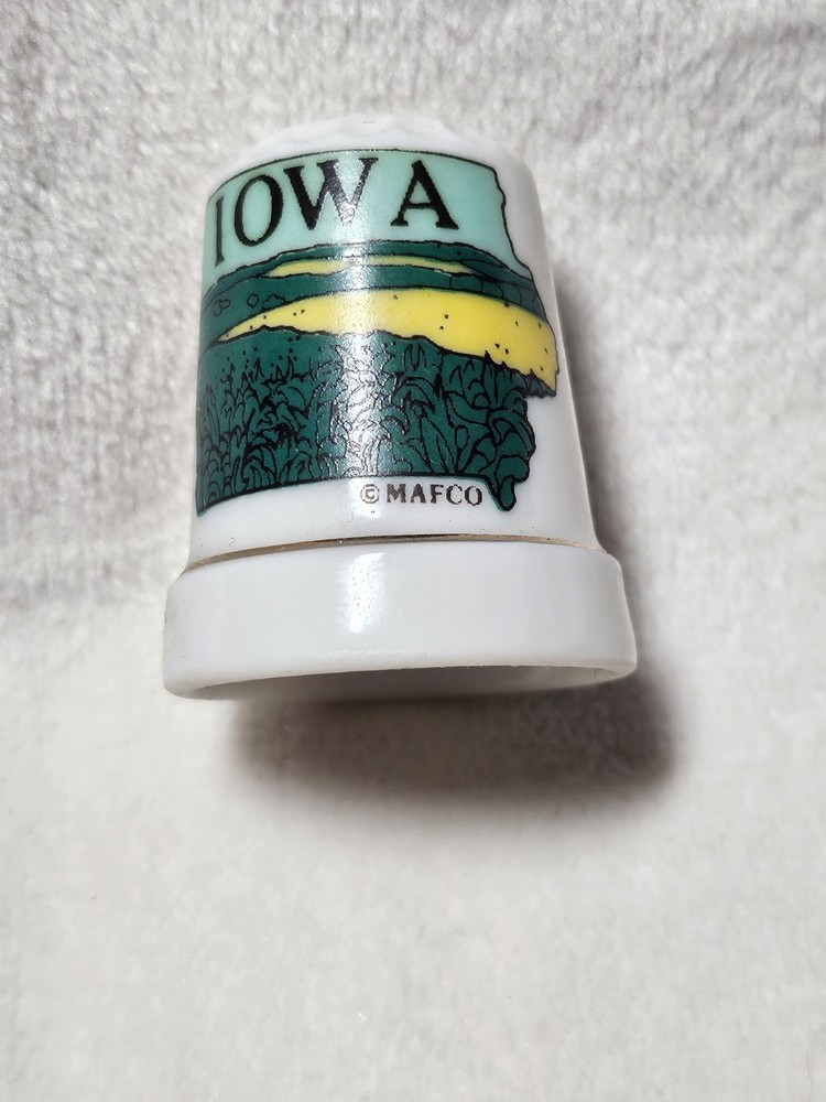 12 Porcelain State Souvenir Thimbles