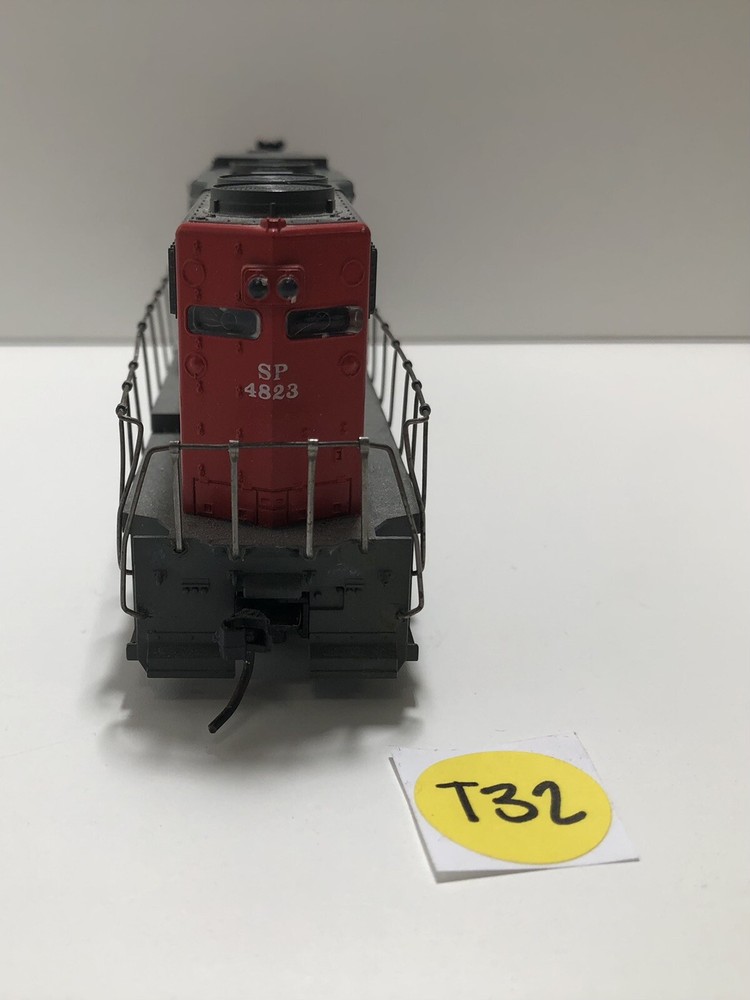 HO Scale Southern Pacific Locomotive Train #4823 UNTESTED