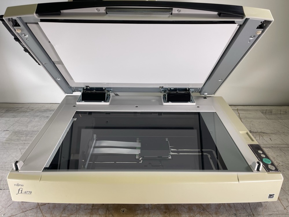 FUJITSU FI-6770 (PA03576-B165) FLATBED DOCUMENT SCANNER
