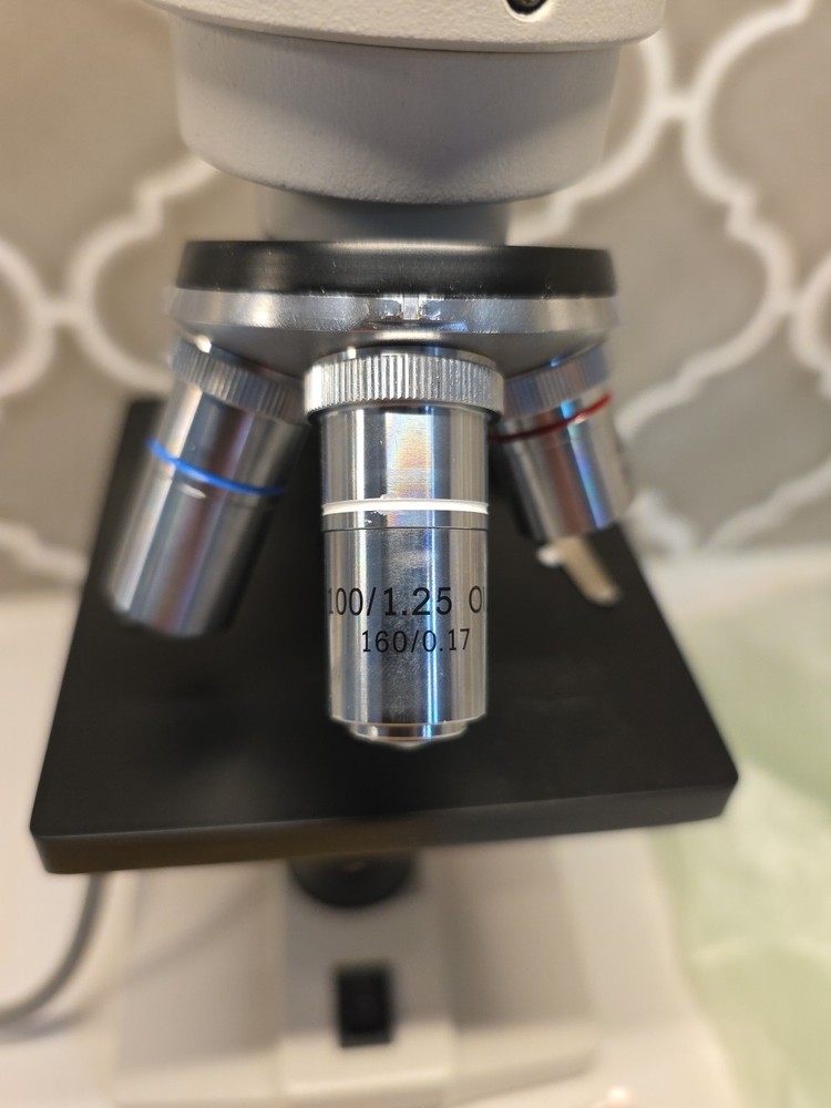 AmScope Microscope w/ WF10X Eyescope and Glass Slides