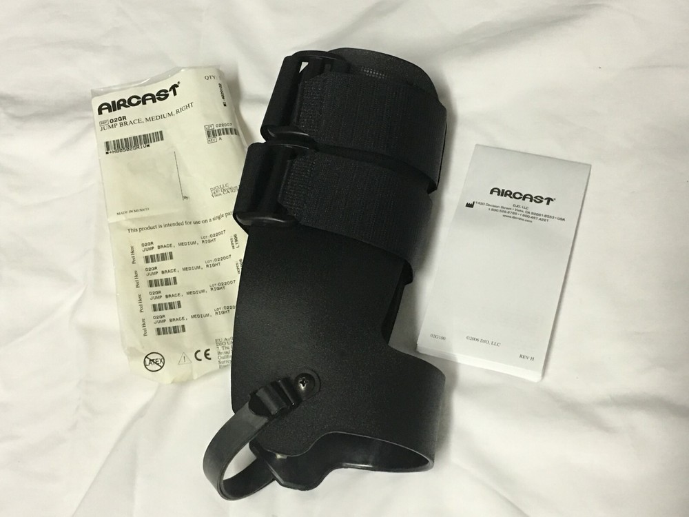 AIRCAST M RIGHT JUMP BRACE ANKLE STABILITY SUPPORT OVER BOOT PADDED RIGID WRAP