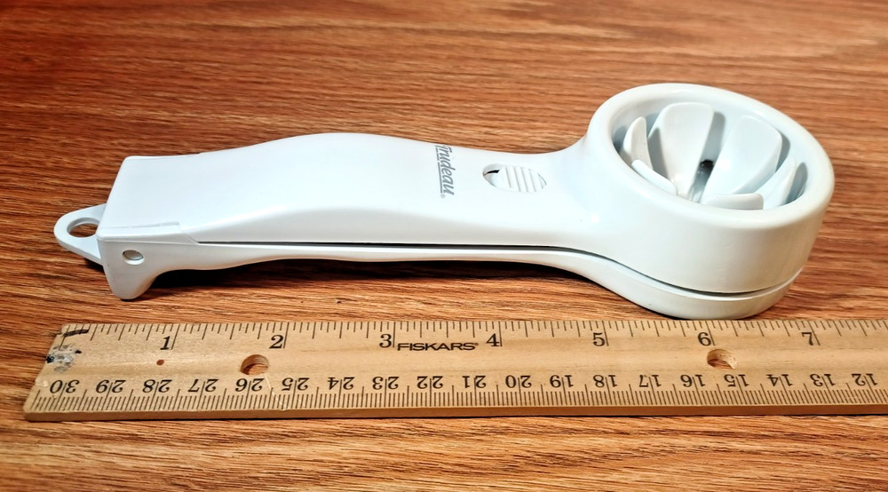 Vintage TRUDEAU 7586 Handheld Egg Slicer