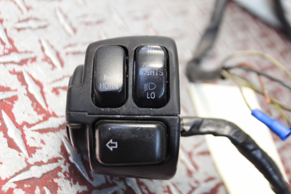2010 HARLEY ELECTRA GLIDE OEM LEFT CONTROL SWITCH SEE DESC 2008 - 2013 EG140