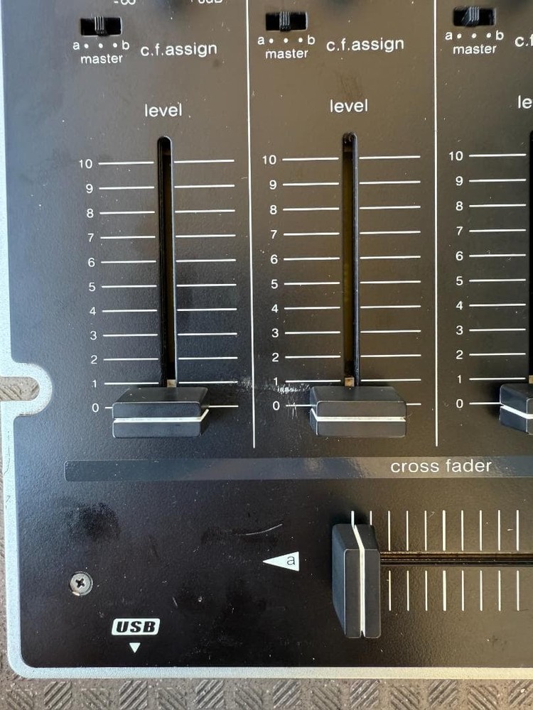 Vestax PMC-280 Junk DJ Mixer