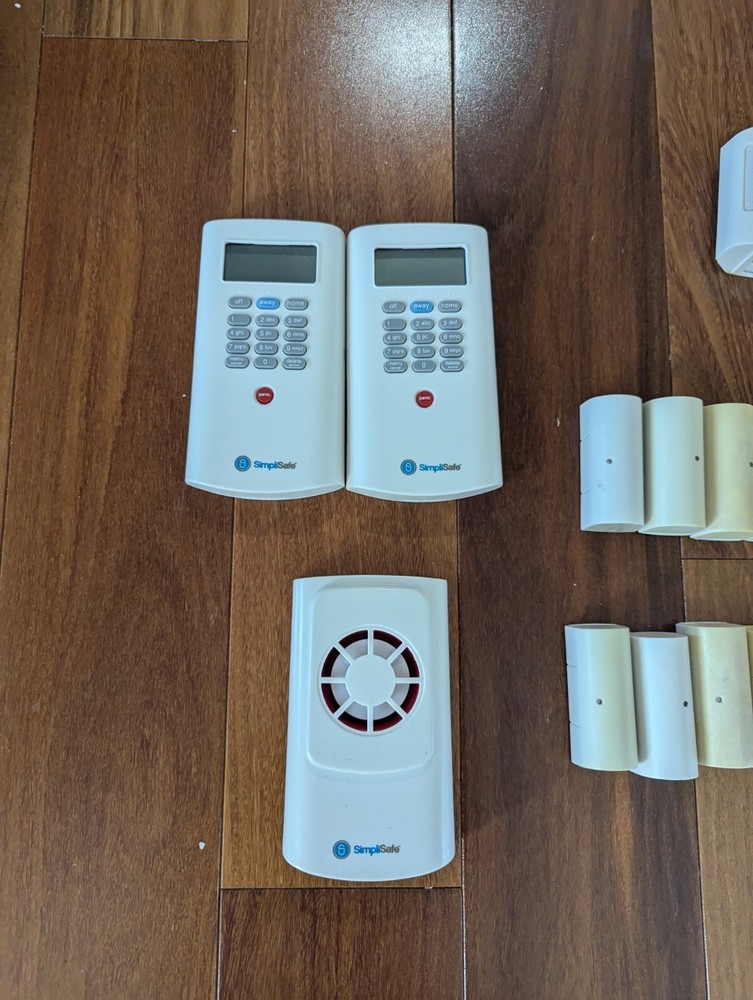 Simplisafe Gen 1 27 piece Security System