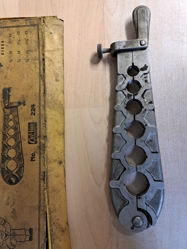 Cal Van Axle Rethreading Die No. 224