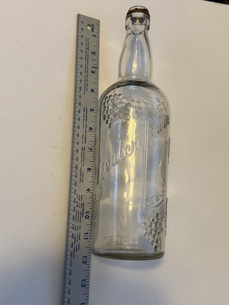 Vintage Reuler-Lewin Grape Pattern One Quart Glass Wine Bottle