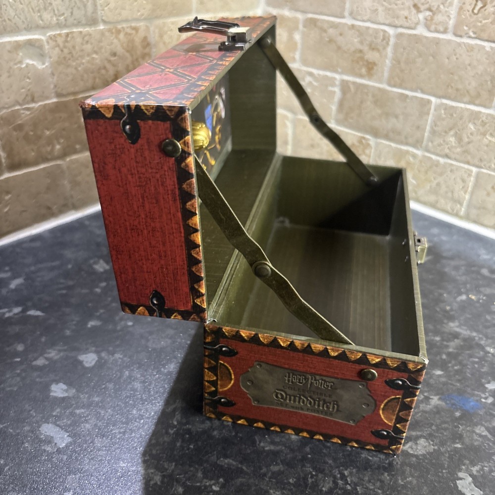 Harry Potter: Collectable Quidditch Box