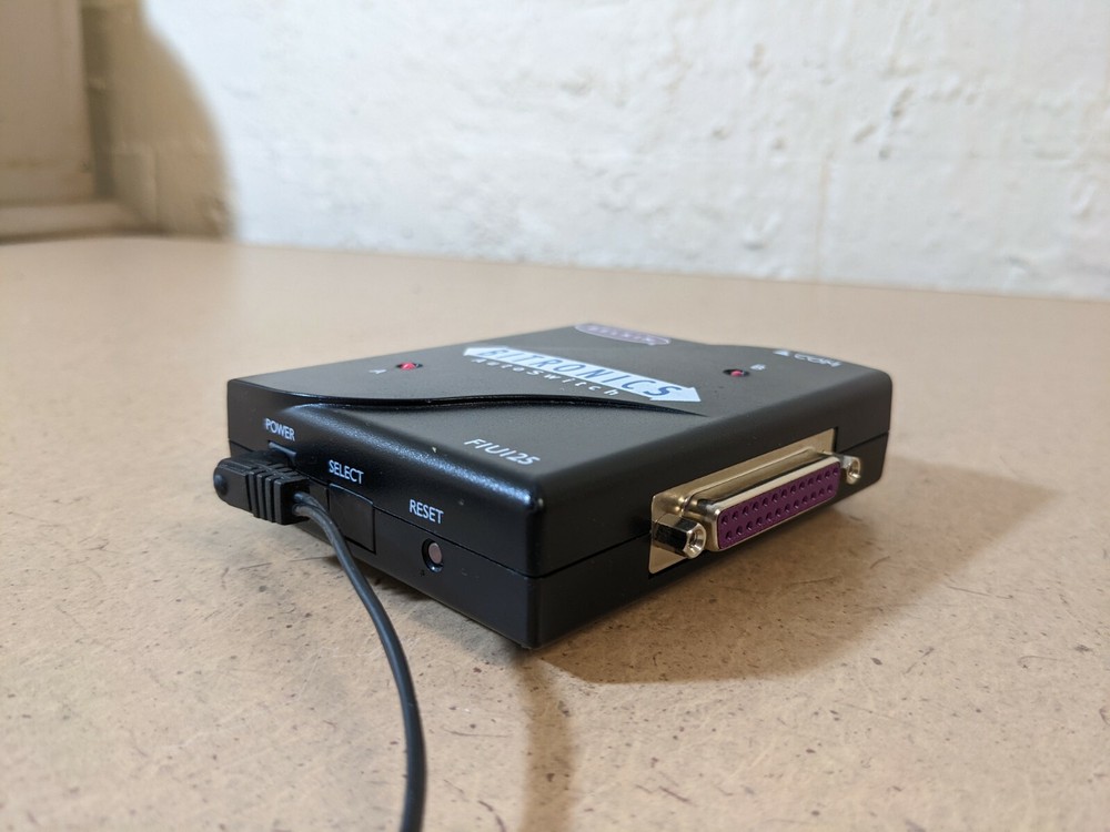 BELKIN Bitronics AutoSwitch Model: FIUI25 + Power Supply *Works*