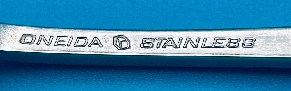 Oneida AMERICAN COLONIAL Dinner Fork 7 1/4" Heirloom Cube/Box Stainless