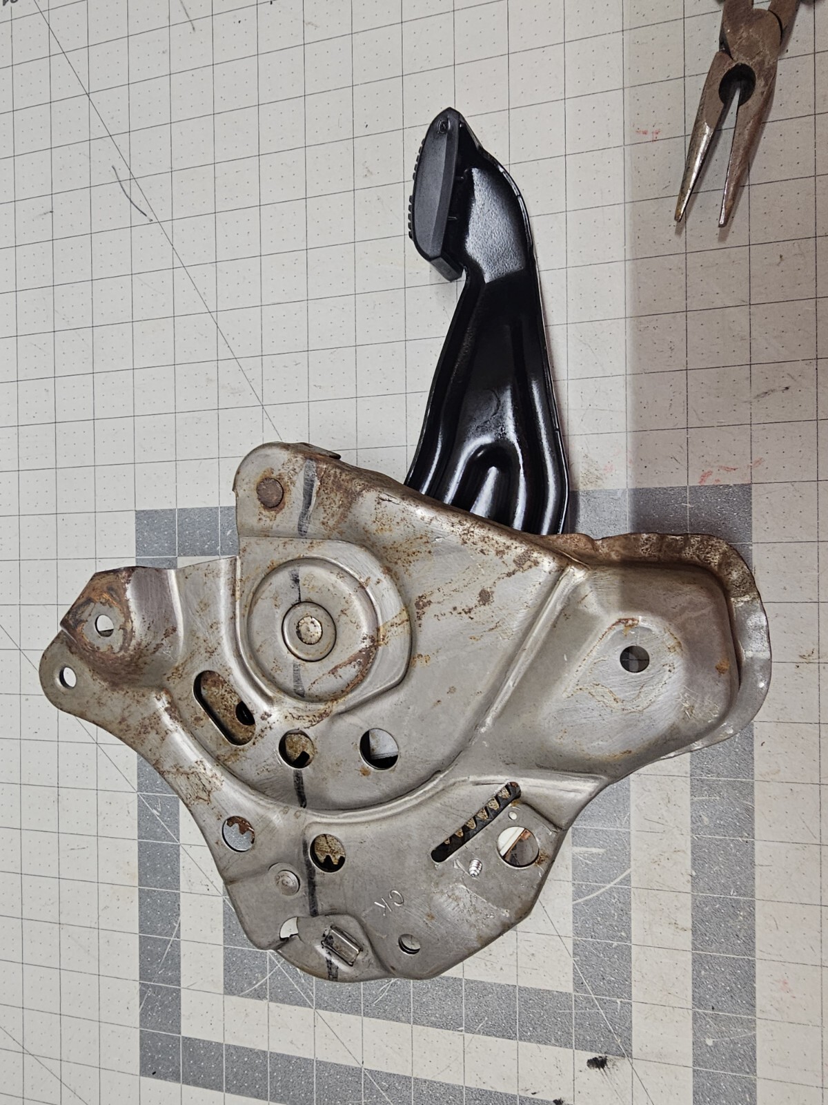 95-98 C/K GM Chevy Silverado GMC Sierra Emergency Brake Pedal Assembly OEM Truck