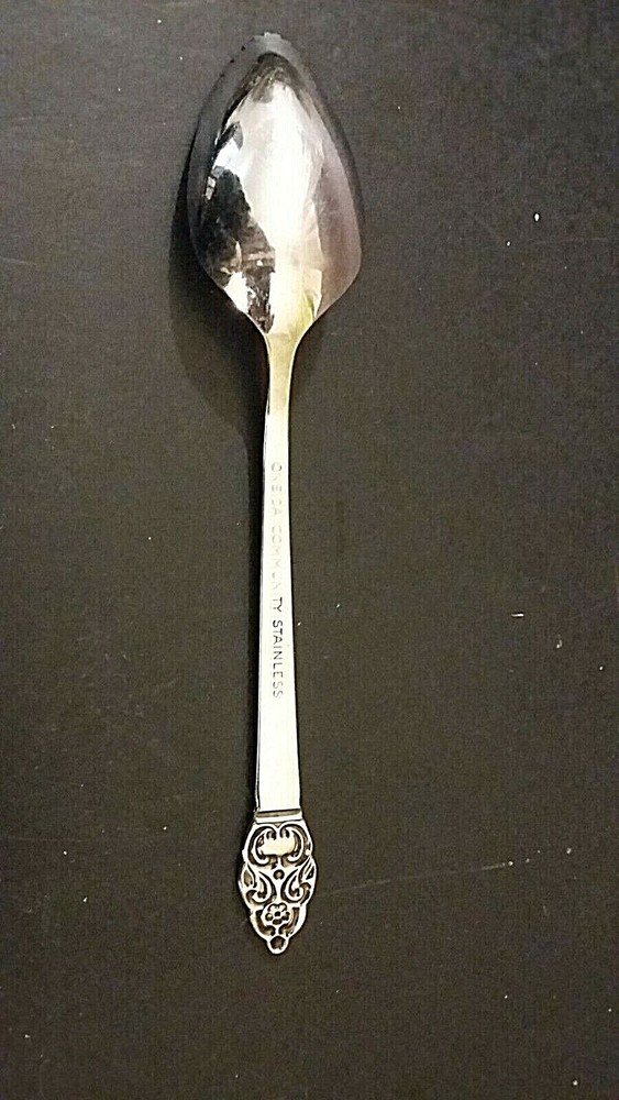 Oneida Vinland stainless fruit spoon 6 1/8"
