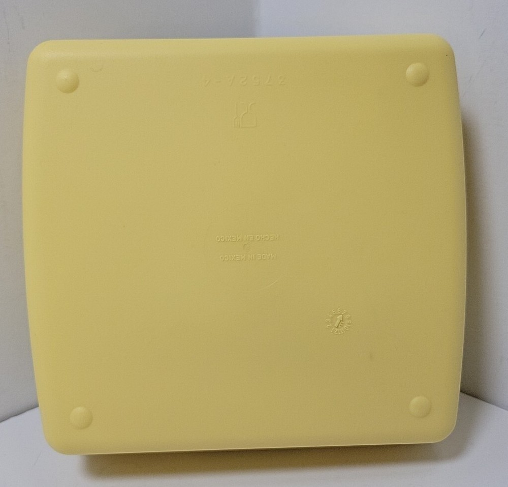 2007 Spongebob Squarepants Tupperware Sandwich Snack Container Box EUC