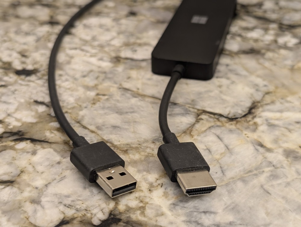 Microsoft 4K Wireless Display Adapter Model 1942 Tested & Working