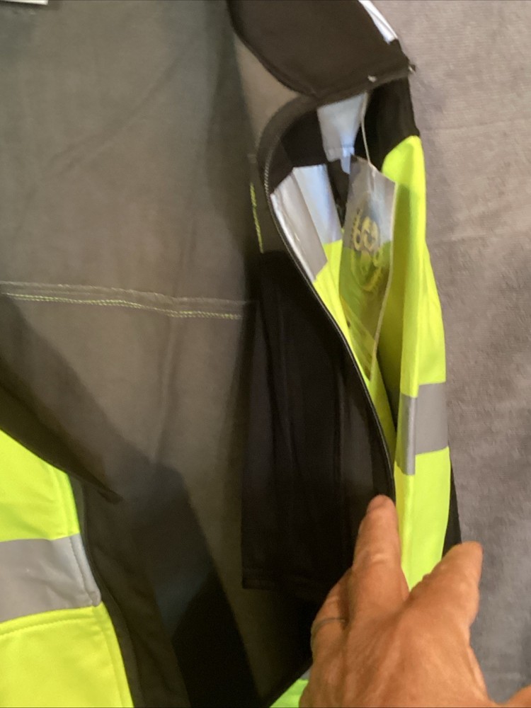 OccuNomix class three high-vis M6 soft shell jacket