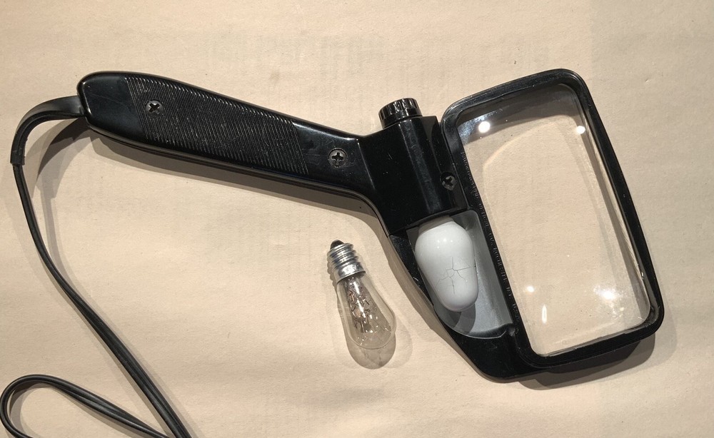 Bausch & Lomb Illuminated Rectangular Reader Magnifier