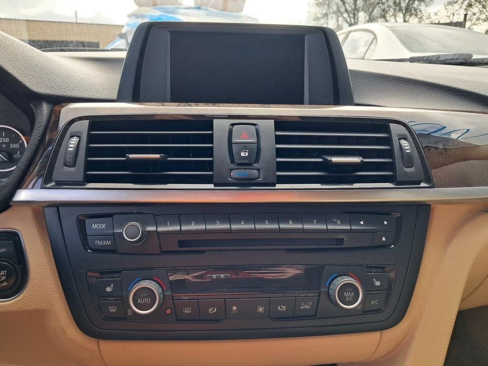 320I 2014 Glove Box 4816732