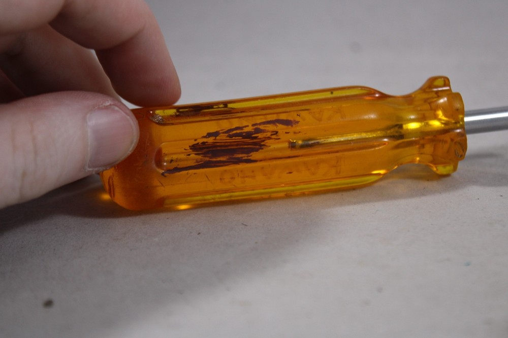Vaco P-2 Phillips Screwdriver USA Amber Handle