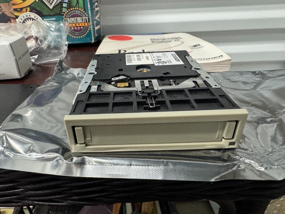 New Seagate 800mb-S TapeStor 800mb Interface Backup Drive Retail