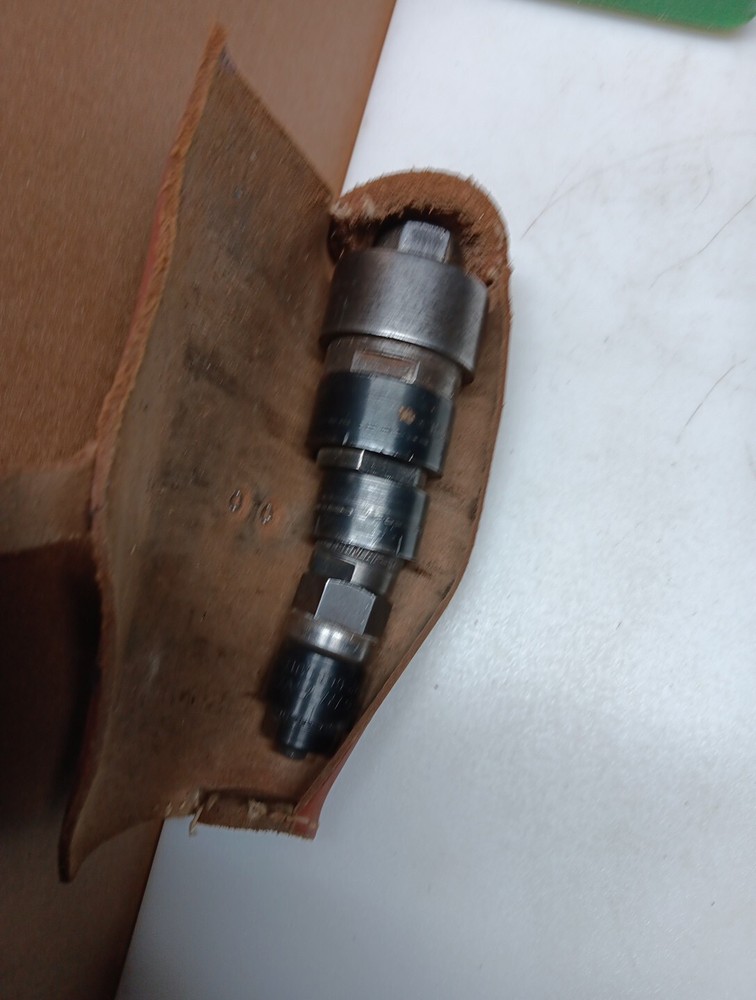 greenlee 735 knockout punch set Used Leather Case