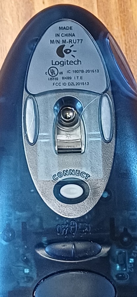 Logitech M-RU77 Cordless Bluetooth Presenter with Laser Pointer with USB Dongle